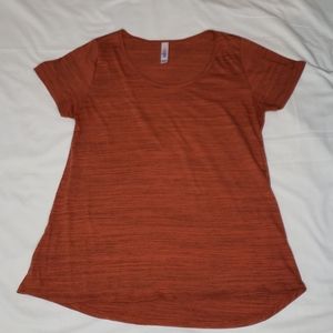 Medium Lularoe Classic Tee
